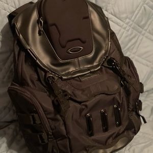 Oakley bathroom sink. Brand new with out tags. Never used. Stealth black.